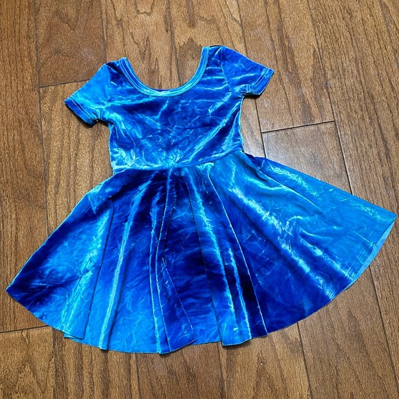 Wild Rich Kids Other - Wild Rich Kids WRK blue iridescent velvet Twirl Dress-size 3/4